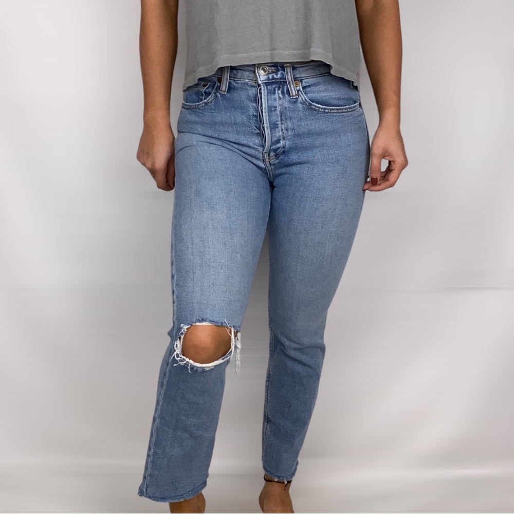 RE/DONE High Rise Stove Pipe Distressed Raw Hem Jeans‎ Light Wash Size 25 Casual
